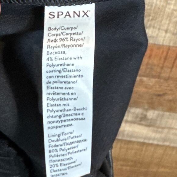 SPANX Leather Like Jogger Pants Black Size Medium - Picture 8 of 10